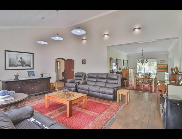 5 BEDROOM HOUSE FOR SALE IN WATERKLOOF